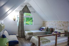 Boutique vllla on the rocks