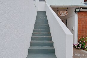 Boutique vllla on the rocks