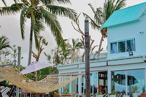 Boutique vllla on the rocks