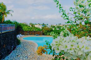 Boutique vllla on the rocks