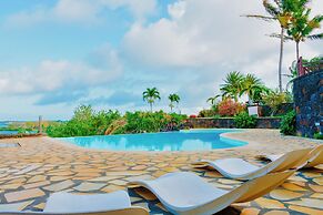 Boutique vllla on the rocks