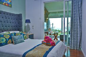 Boutique vllla on the rocks