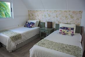 Boutique vllla on the rocks