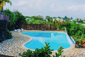 Boutique vllla on the rocks