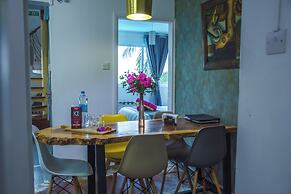 Boutique vllla on the rocks