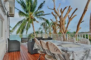 Boutique vllla on the rocks