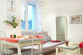 Fox Center Apartments