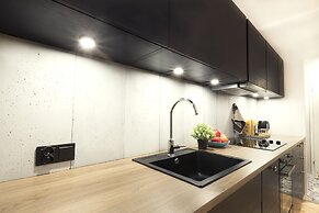 Fox Center Apartments