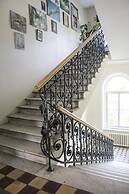 Fox Center Apartments