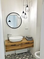 Fox Center Apartments