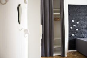 Fox Center Apartments