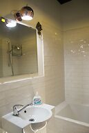 Fox Center Apartments