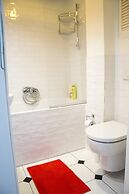 Fox Center Apartments