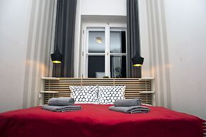 Fox Center Apartments