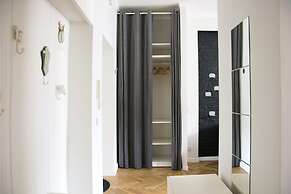 Fox Center Apartments