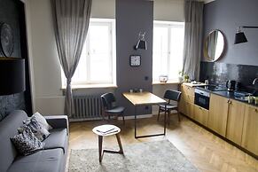 Fox Center Apartments