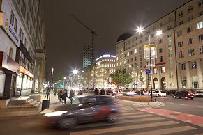 Fox Center Apartments