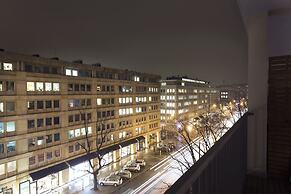 Fox Center Apartments