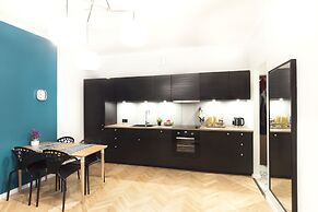 Fox Center Apartments