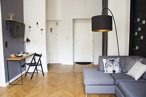 Fox Center Apartments