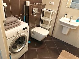 Fox Center Apartments