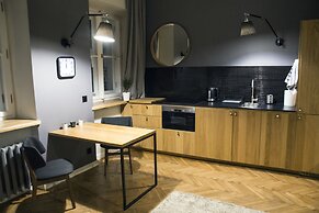 Fox Center Apartments