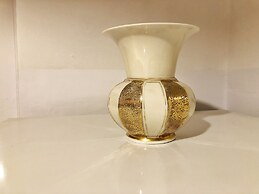 Fox Center Apartments