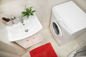 Fox Center Apartments