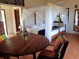 Two Bays Beach Villa Apartment and Studios