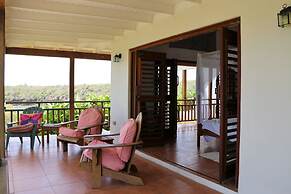 Two Bays Beach Villa Apartment and Studios