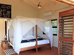 Two Bays Beach Villa Apartment and Studios