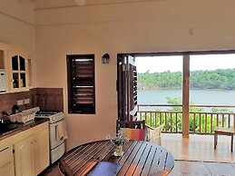 Two Bays Beach Villa Apartment and Studios