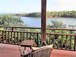 Two Bays Beach Villa Apartment and Studios