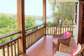 Two Bays Beach Villa Apartment and Studios