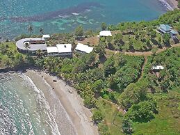 Two Bays Beach Villa Apartment and Studios