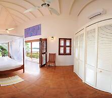 Two Bays Beach Villa Apartment and Studios