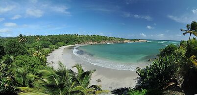 Two Bays Beach Villa Apartment and Studios