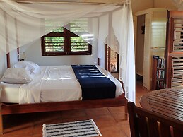 Two Bays Beach Villa Apartment and Studios