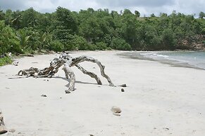 Two Bays Beach Villa Apartment and Studios