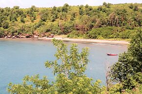 Two Bays Beach Villa Apartment and Studios