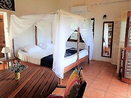 Two Bays Beach Villa Apartment and Studios