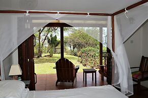 Two Bays Beach Villa Apartment and Studios