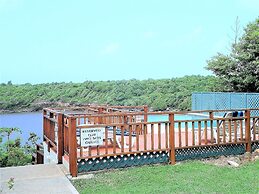 Two Bays Beach Villa Apartment and Studios