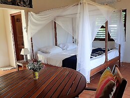 Two Bays Beach Villa Apartment and Studios