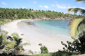 Two Bays Beach Villa Apartment and Studios