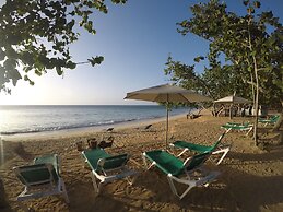 Afreeka Beach Hostel & Music Bar