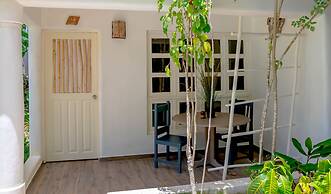 Afreeka Beach Hostel & Music Bar