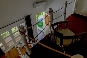 Afreeka Beach Hostel & Music Bar