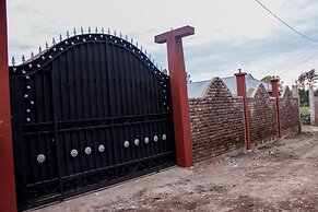 Savannah House - Hostel