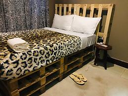 Savannah House - Hostel